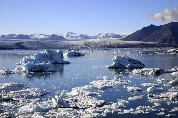 Jokulsarlon Ισλανδία Αυγούστου 2017 Παγωμένοι Σχηματισμοί Και Παγόβουνα Στη Λιμνοθάλασσα — Φωτογραφία Αρχείου