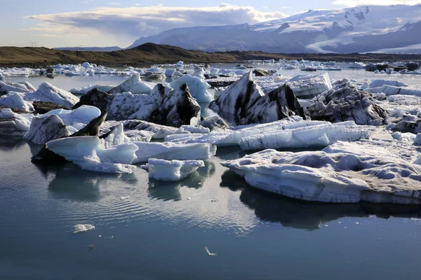 Jokulsarlon Ισλανδία Αυγούστου 2017 Παγωμένοι Σχηματισμοί Και Παγόβουνα Στη Λιμνοθάλασσα — Φωτογραφία Αρχείου