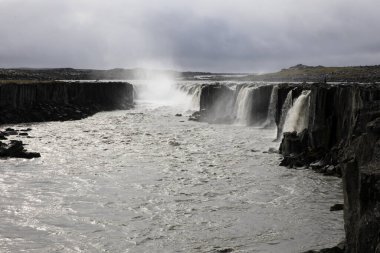 İzlanda - 30 Ağustos 2017: Sellfoss Şelalesi, İzlanda, Avrupa