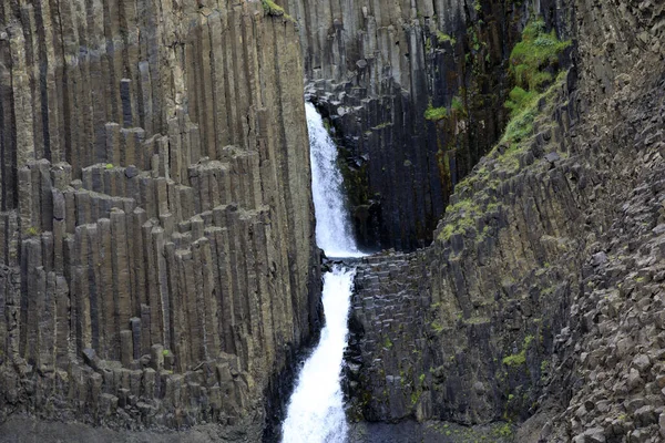 Islande Août 2017 Cascade Litlanesfoss Islande Avec Ses Colonnes Basaltiques — Photo