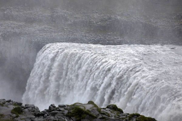 アイスランド 2017年8月30日 アイスランドとヨーロッパ全体で最も強力な滝を検出します — ストック写真