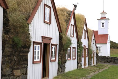 Akureyri / İzlanda - 26 Ağustos 2017: Laufas Halk Müzesi alanında tipik evler, İzlanda, Avrupa