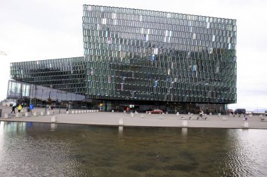 Reykjavik / İzlanda - 15 Ağustos 2017: Harpa Konser Salonu ve Konferans Merkezi, Reykjavik, İzlanda, Avrupa