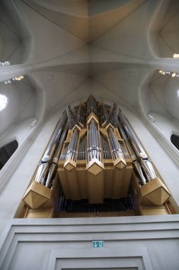 Reykjavik / İzlanda - 15 Ağustos 2017: İçerideki Hallgrimskirkja Kilisesi, Reykjavik, İzlanda, Avrupa
