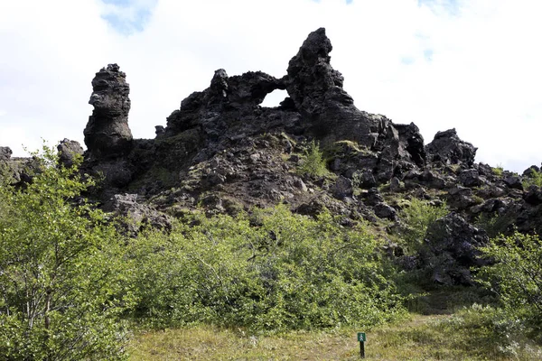Myvatn Ισλανδία Αυγούστου 2017 Σχηματισμός Ηφαιστειακών Πετρωμάτων Στην Περιοχή Dimmuborgir — Φωτογραφία Αρχείου