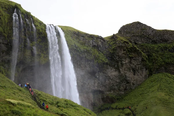 Seljalandsfoss Islanda Agosto 2017 Seljalandsfoss Una Delle Cascate Islandesi Più — Foto Stock