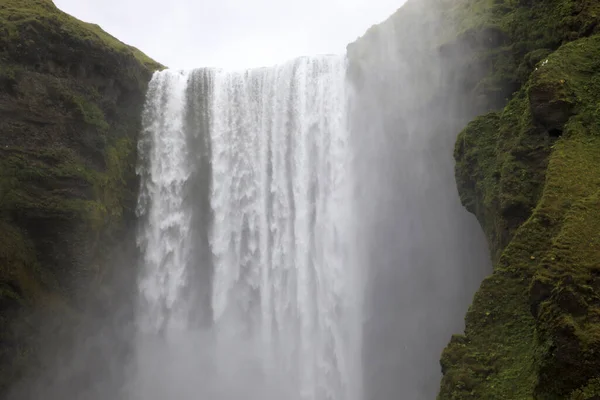 Skogafoss Izland Augusztus 2017 Gyönyörű Híres Skogafoss Vízesés Déli Részén — Stock Fotó