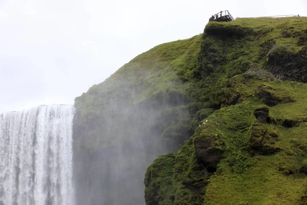 Skogafoss Islandia Agosto 2017 Hermosa Famosa Cascada Skogafoss Sur Islandia —  Fotos de Stock