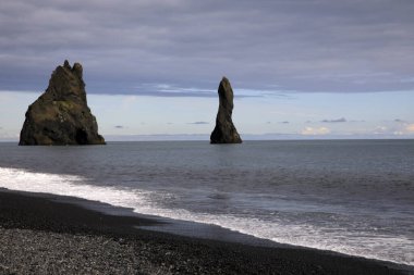 Vik / İzlanda - 15 Ağustos 2017: Vik, İzlanda, Avrupa 'daki volkanik plaj