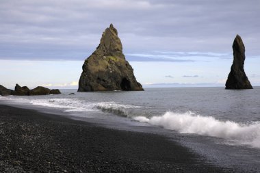 Vik / İzlanda - 15 Ağustos 2017: Vik, İzlanda, Avrupa 'daki volkanik plaj