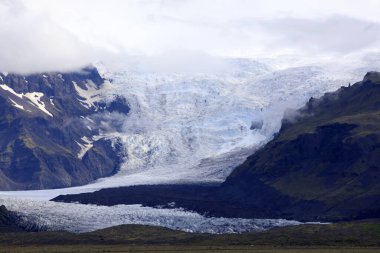 İzlanda - 15 Ağustos 2017: Skeidararjokull buzulu Vatnajokull bölgesi, İzlanda, Avrupa