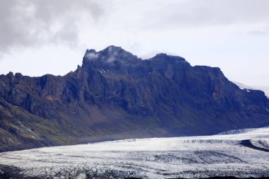 İzlanda - 15 Ağustos 2017: Skeidararjokull buzulu Vatnajokull bölgesi, İzlanda, Avrupa