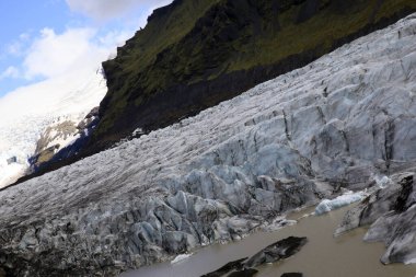 Skaftafell / İzlanda - 18 Ağustos 2017: Skaftafellsjokull buzul görüntüsü buz oluşumu, İzlanda, Avrupa