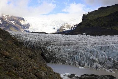 Skaftafell / İzlanda - 18 Ağustos 2017: Skaftafellsjokull buzul görüntüsü buz oluşumu, İzlanda, Avrupa