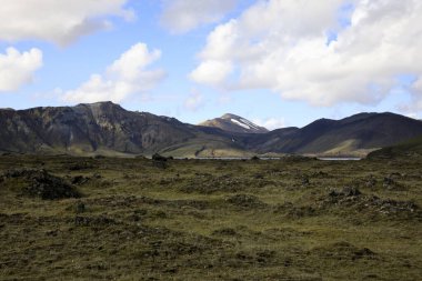Landmannalaugar / İzlanda - 15 Ağustos 2017: Landmannalaugar Parkı yakınlarındaki dağlar, İzlanda, Avrupa 