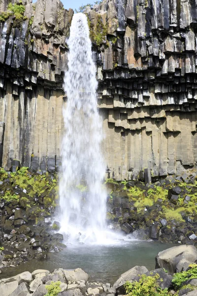 Skaftafell Islândia Agosto 2017 Cachoeira Negra Svartifoss Parque Nacional Skaftafell — Fotografia de Stock