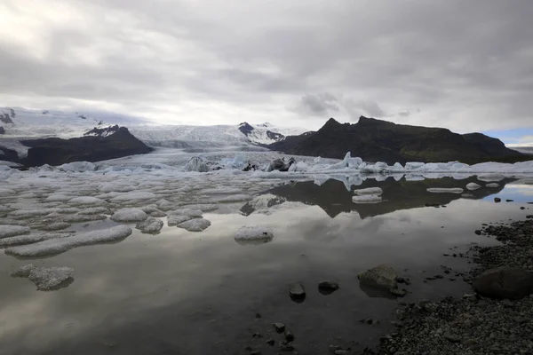 Fjallsarlon Island Srpna 2017 Pohled Ledovec Fjallsarlon Ledovými Útvary Island — Stock fotografie