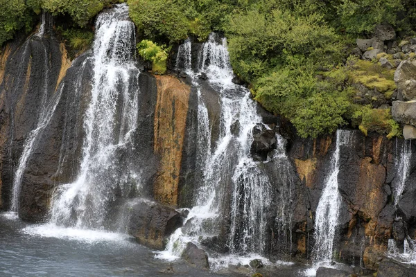 Hraunfossar Islanda Agosto 2017 Cascate Raunfossili Formate Rivuleti Che Fuoriescono — Foto Stock