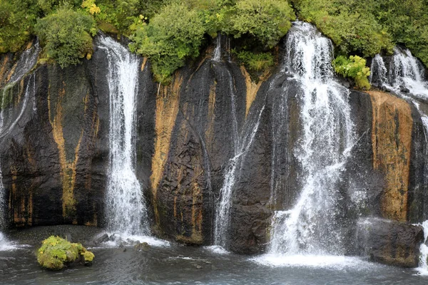 Hraunfossar Islandia Agosto 2017 Cascadas Hraunfossar Formadas Por Arroyos Que — Foto de Stock