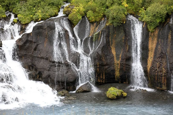 Hraunfossar Islandia Agosto 2017 Cascadas Hraunfossar Formadas Por Arroyos Que — Foto de Stock