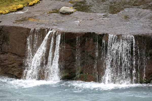 Hraunfossar Zlanda Ağustos 2017 Hraunfossar Şelaleleri Langjokul Zlanda Avrupa Bulunan — Stok fotoğraf