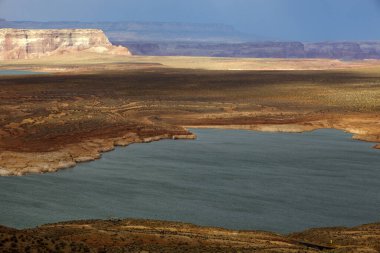 Page, Arizona / Usa - 05 Ağustos 2015: Ünlü Powell Gölü Panoramik Manzara, Page, Arizona, Usa
