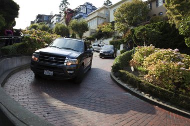 San Francisco, California / Usa - 25 Ağustos 2015: Lombard Caddesi San Francisco, San Francisco, Kaliforniya, Usa