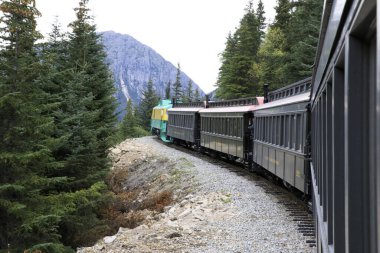 Skagway, Alaska / Usa - 10 Ağustos 2019: Beyaz geçiş treni, Skagway, Alaska, Usa