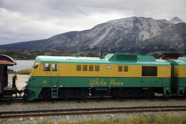 Skagway, Alaska / Usa - 10 Ağustos 2019: Beyaz geçiş treni, Skagway, Alaska, Usa