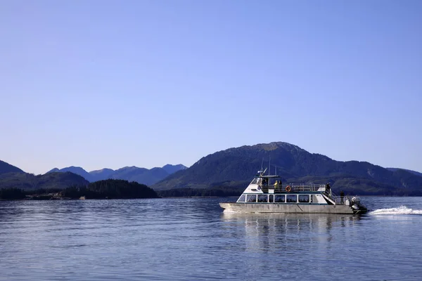 Strait Point Alaska Usa August 2019 Φαλαινοθηρικό Σκάφος Στο Strait — Φωτογραφία Αρχείου