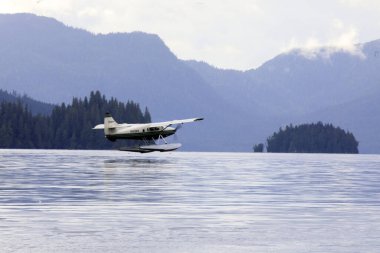 Neets Bay, Alaska / Usa - 18 Ağustos 2019: Neets Bay, Neets Bay, Alaska, Usa 'da bir deniz uçağı
