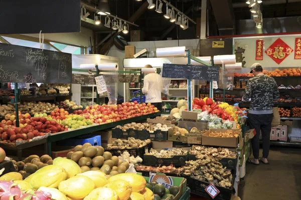 Vancouver, Amerika - 18 Ağustos 2019: Granville Adası Halk Pazarı, Vancouver, Amerika