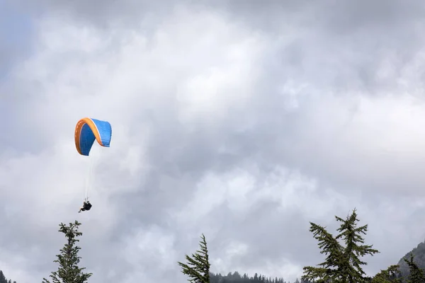 Vancouver America August 2019 Paragliding Tour Grouse Mountain Vancouver America — Stock Photo, Image