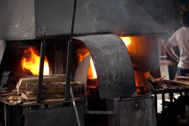 Algaida Es Pla, Mayorka / İspanya - 25 Ağustos 2016: El yapımı cam üretim fabrikası Guardiola, Algaida Es Pla, Mallorca, Balearic Adaları, İspanya.   