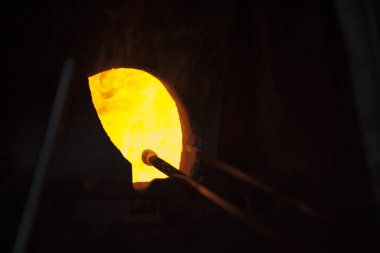 Algaida Es Pla, Mayorka / İspanya - 25 Ağustos 2016: El yapımı cam üretim fabrikası Guardiola, Algaida Es Pla, Mallorca, Balearic Adaları, İspanya.   