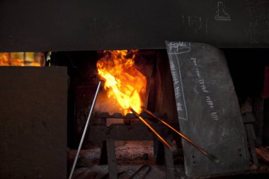 Algaida Es Pla, Mayorka / İspanya - 25 Ağustos 2016: El yapımı cam üretim fabrikası Guardiola, Algaida Es Pla, Mallorca, Balearic Adaları, İspanya.   