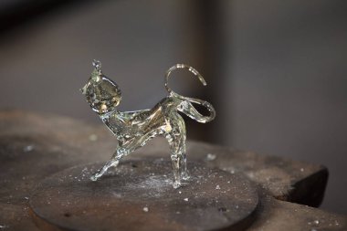 Algaida Es Pla, Mayorka / İspanya - 25 Ağustos 2016: El yapımı cam imalat fabrikası Guardiola, Algaida Es Pla, Mallorca, Balearic Adaları, İspanya.  