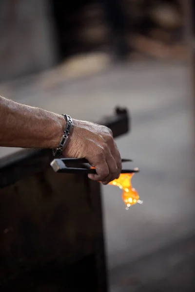 Algaida Pla Majorca Spain August 2016 Man Working Molten Glass — Stock Photo, Image