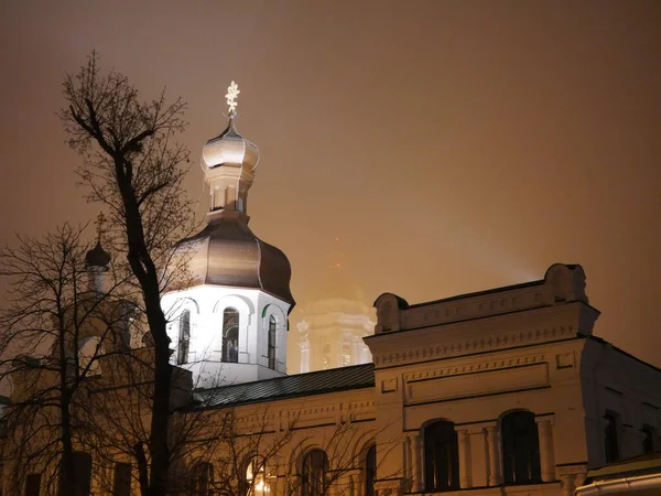 Gecenin Içinde Bir Kilise — Stok fotoğraf
