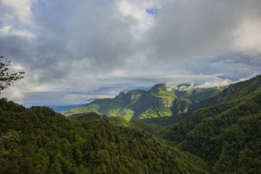 La Garrotxa, Gitona, Katalonya, İspanya 'da bahar günbatımı