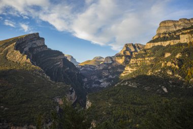 Escuain, Ordesa ve Monte Perdido Ulusal Parkı 'nda sonbahar, İspanya