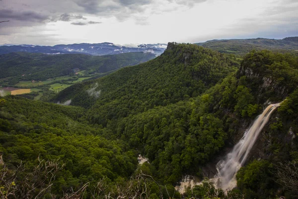 Καταρράκτης Salt Coromina Στο Garrotxa Girona Ισπανία — Φωτογραφία Αρχείου