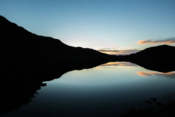 ノルトカップ湖 ノルウェー北部の秋の夕日 — ストック写真