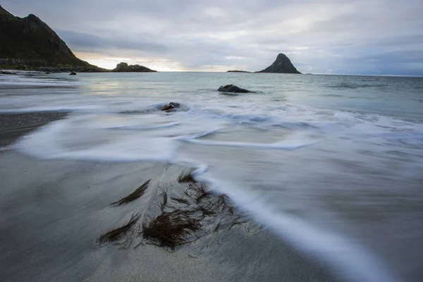 Kuzey Norveç Lofoten Adaları Bleik Sahilinde Sonbahar Günbatımı — Stok fotoğraf