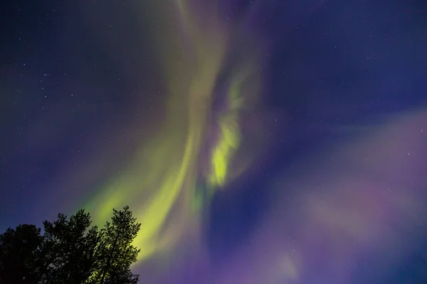 瑞典北部拉普兰基律纳的北极光 — 图库照片