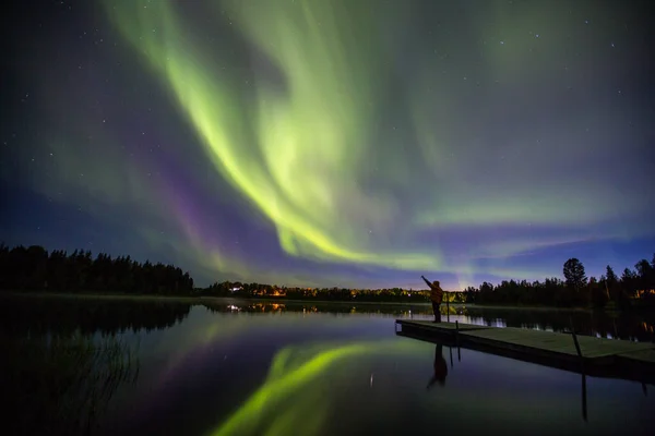 Luzes Norte Homem Kiruna Lapland Suecia — Fotografia de Stock