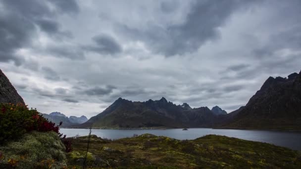 ノルウェー ロフトテン島の嵐の雲 — ストック動画