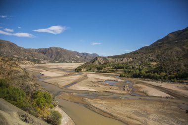 Cordillera 'da büyük bir nehir Real, Andes, Bolivya
