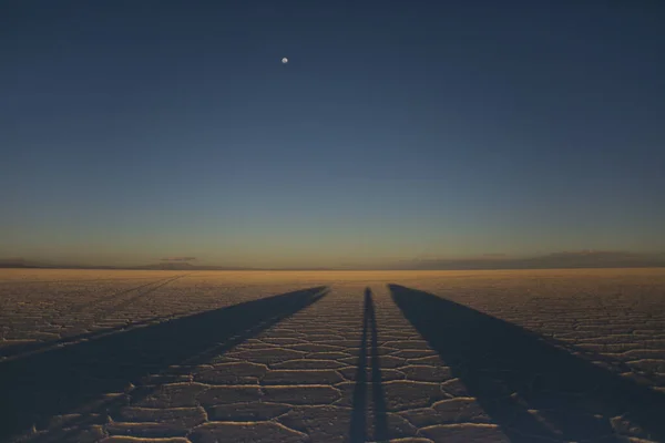 コーデレラ アンデス ボリビアのウユニ サラールの夕日 — ストック写真