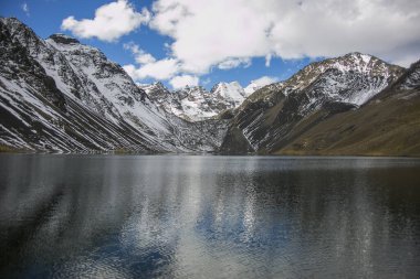 Cordillera 'daki dağ manzaraları Gerçek, And Dağları, Bolivya